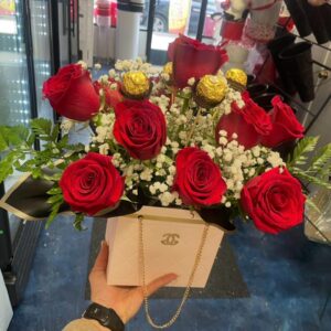 12 Roses Bag + 4 Chocolates ( CHF12 )