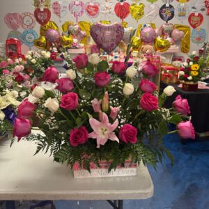 24 Roses Fam Flower Arrangement + Balloon ( FAFRB )